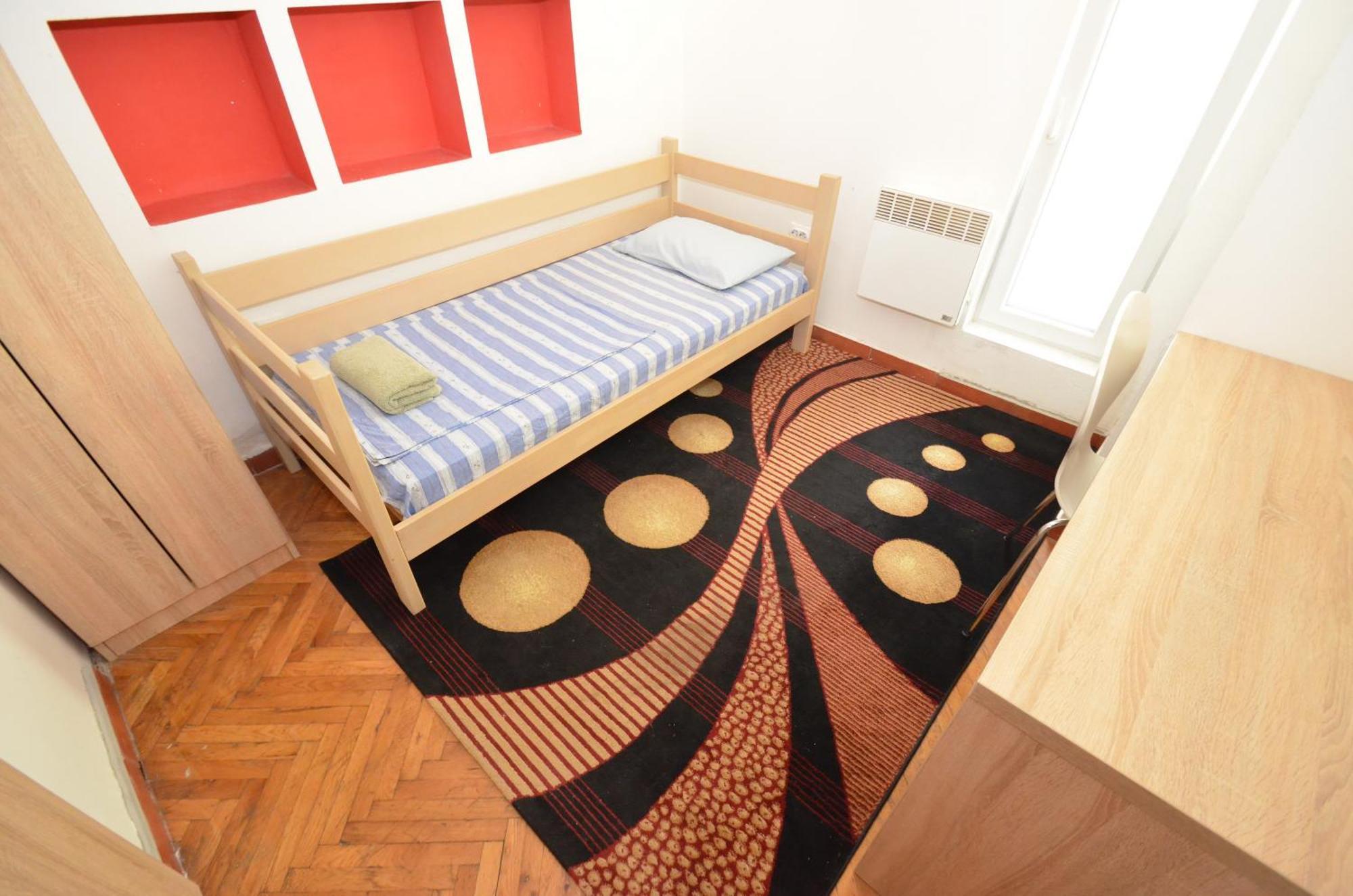 コトルBugiアパートメント 部屋 写真