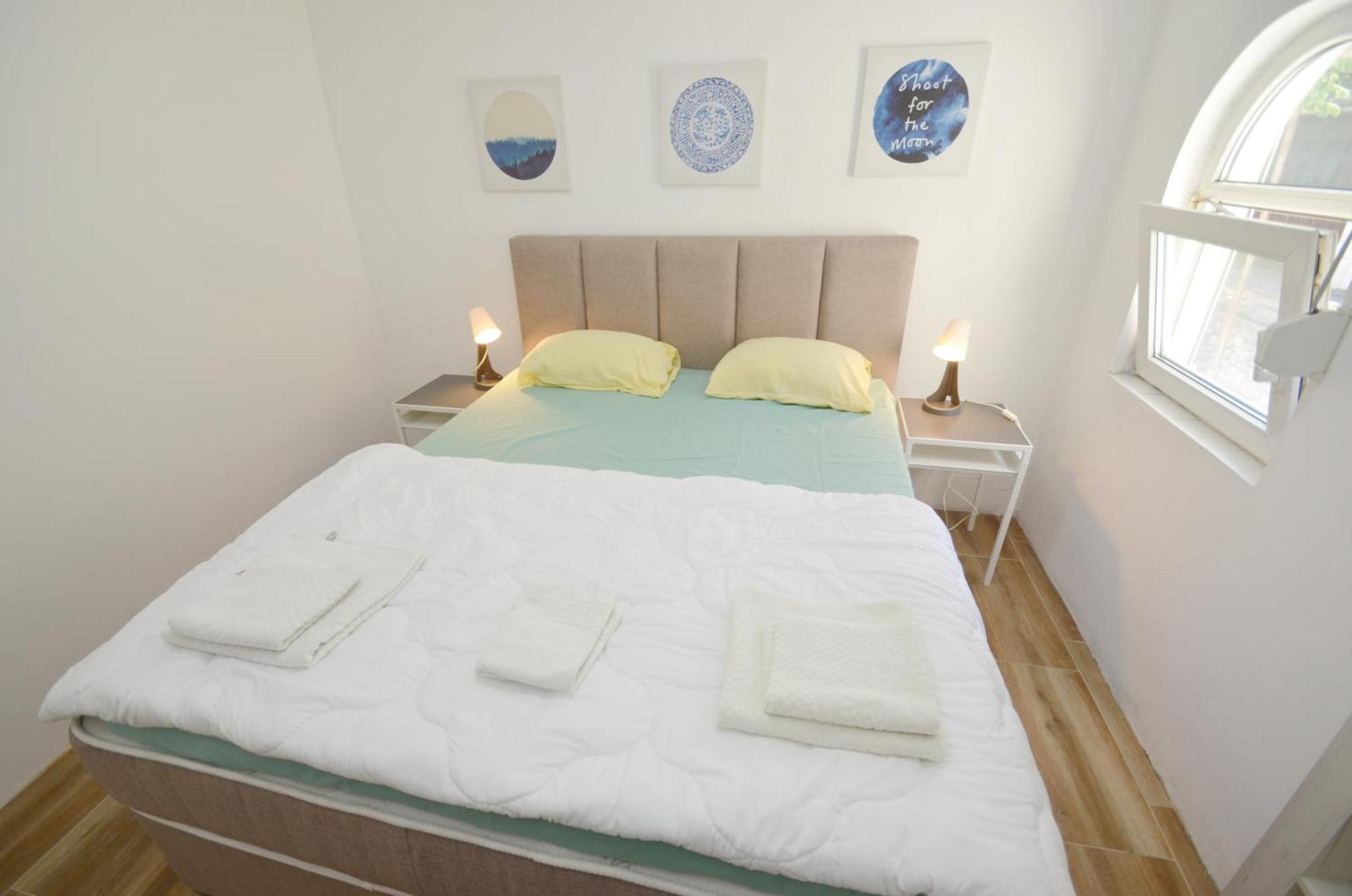 コトルBugiアパートメント 部屋 写真